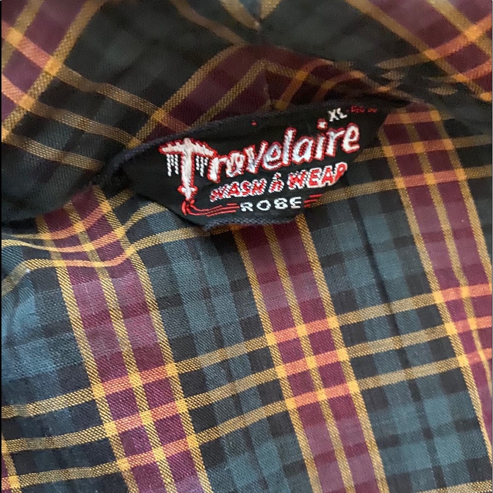 Light weight plaid robe